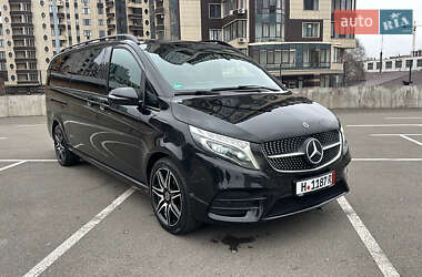 Минивэн Mercedes-Benz V-Class 2022 в 