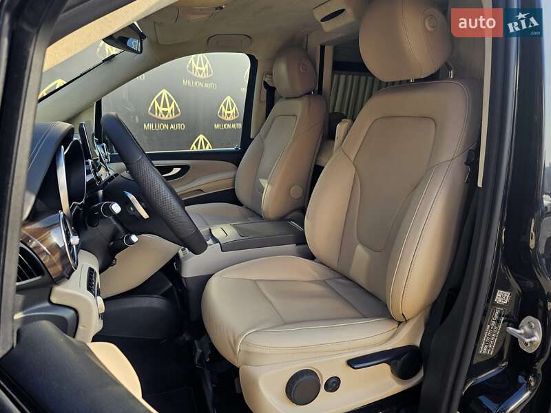 Минивэн Mercedes-Benz V-Class 2016 в Киеве