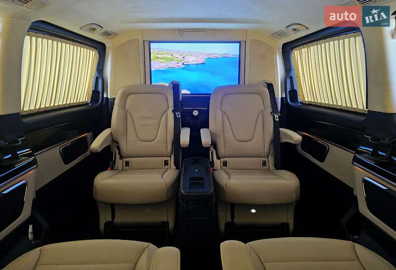 Минивэн Mercedes-Benz V-Class 2016 в Киеве