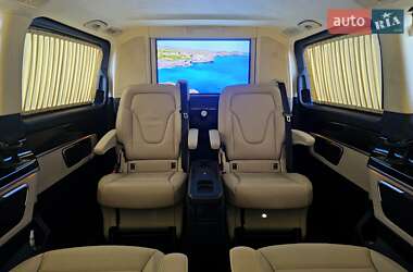 Минивэн Mercedes-Benz V-Class 2016 в 
