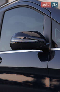 Минивэн Mercedes-Benz V-Class 2020 в 