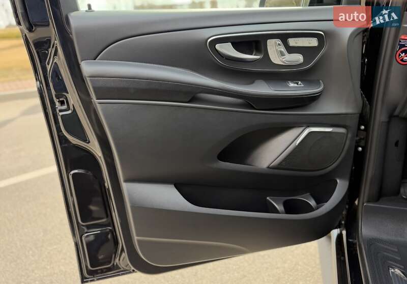 Минивэн Mercedes-Benz V-Class 2022 в Киеве