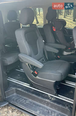 Минивэн Mercedes-Benz V-Class 2016 в 