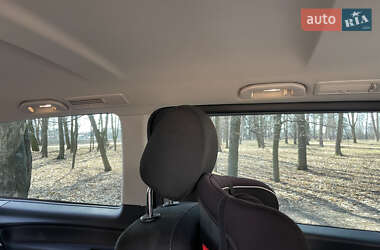 Минивэн Mercedes-Benz V-Class 2016 в 