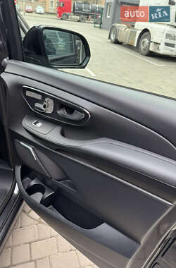 Минивэн Mercedes-Benz V-Class 2021 в 