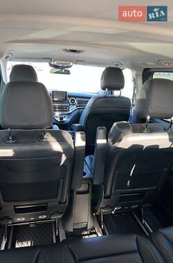 Минивэн Mercedes-Benz V-Class 2018 в 