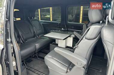 Мінівен Mercedes-Benz V-Class 2023 в 