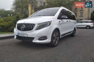 Минивэн Mercedes-Benz V-Class 2015 в 