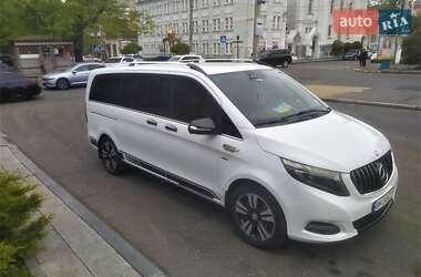 Минивэн Mercedes-Benz V-Class 2015 в 