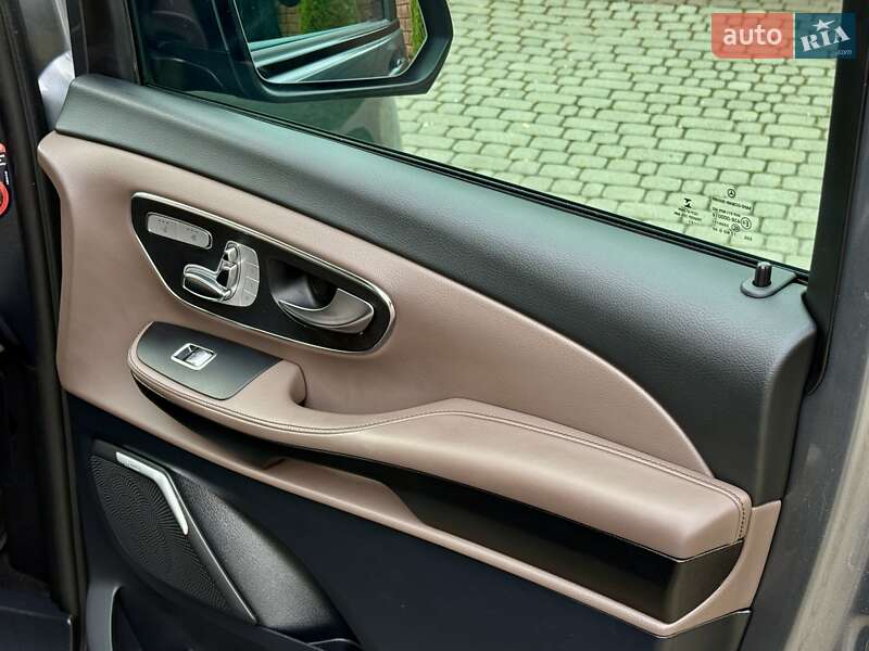 Мінівен Mercedes-Benz V-Class 2021 в Рівному