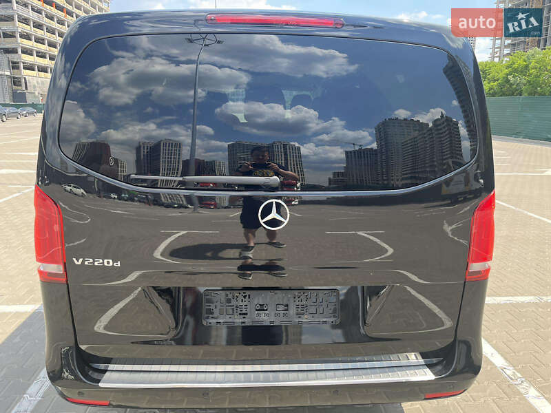 Мінівен Mercedes-Benz V-Class 2015 в Києві фото 10 Мінівен Mercedes-Benz V-Class 2015 в Києві