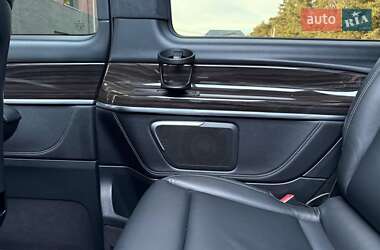 Минивэн Mercedes-Benz V-Class 2018 в 