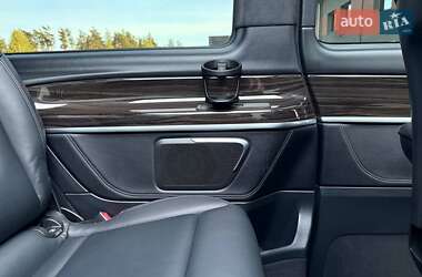 Минивэн Mercedes-Benz V-Class 2018 в 