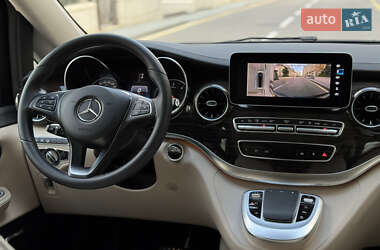 Минивэн Mercedes-Benz V-Class 2023 в 