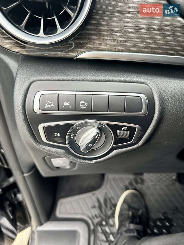 Мінівен Mercedes-Benz V-Class 2021 в Рівному