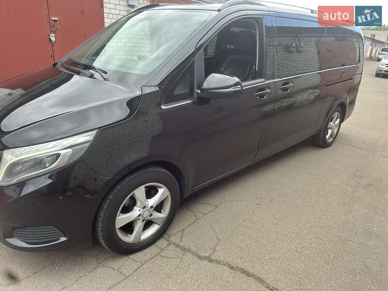 Минивэн Mercedes-Benz V-Class 2017 в Киеве