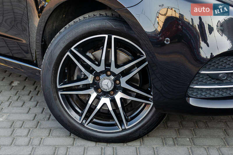 Минивэн Mercedes-Benz V-Class 2017 в Киеве
