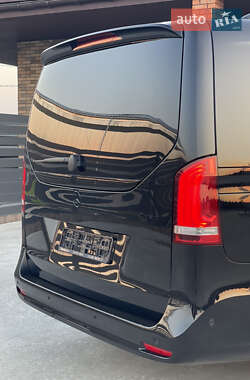 Минивэн Mercedes-Benz V-Class 2022 в 