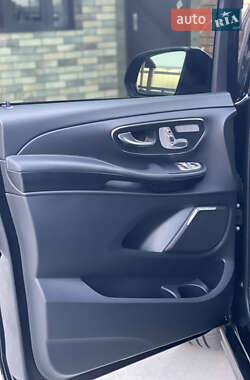 Минивэн Mercedes-Benz V-Class 2022 в 