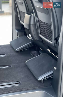 Минивэн Mercedes-Benz V-Class 2022 в 