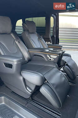 Минивэн Mercedes-Benz V-Class 2022 в 
