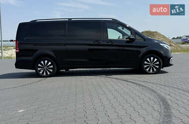 Минивэн Mercedes-Benz V-Class 2022 в 