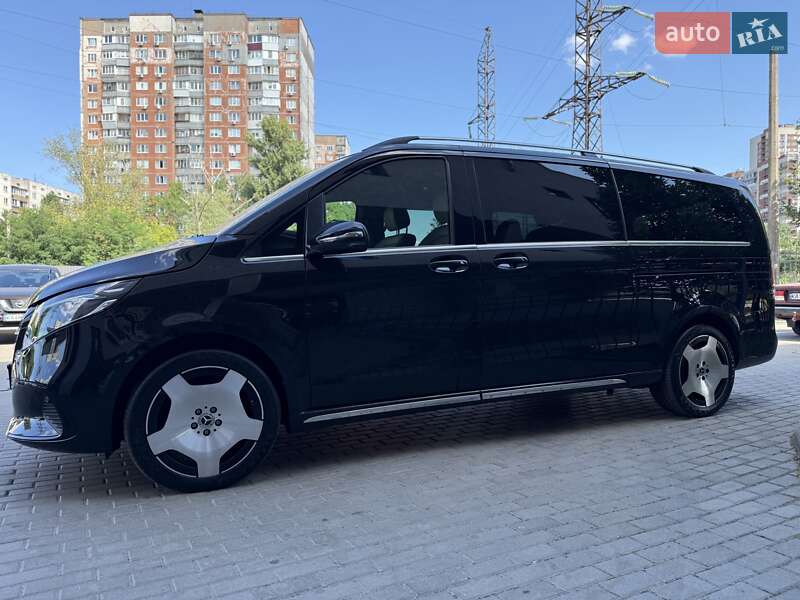 Минивэн Mercedes-Benz V-Class 2025 в Киеве