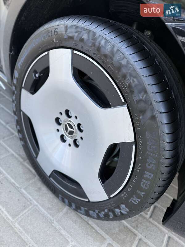 Минивэн Mercedes-Benz V-Class 2025 в Киеве
