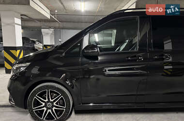 Мінівен Mercedes-Benz V-Class 2023 в 