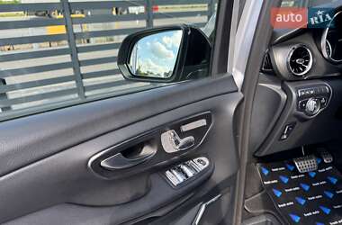 Минивэн Mercedes-Benz V-Class 2022 в 