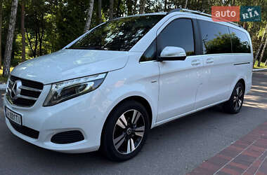 Минивэн Mercedes-Benz V-Class 2016 в 