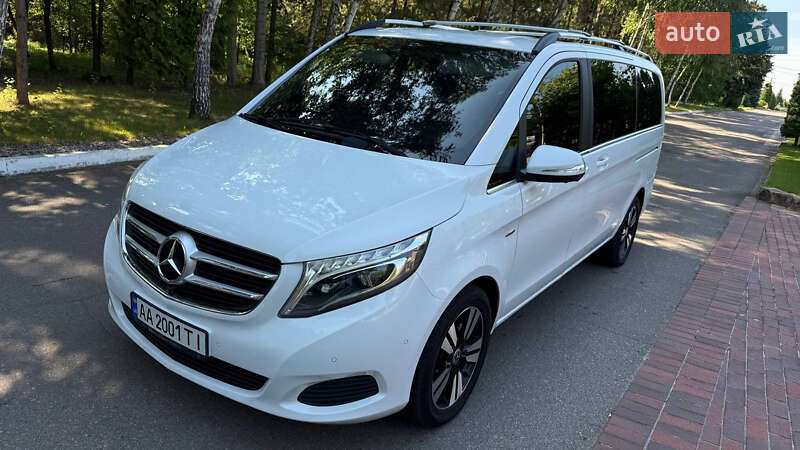 Мінівен Mercedes-Benz V-Class 2016 в Києві