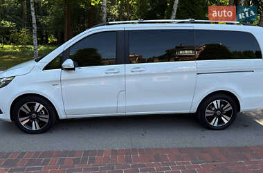Минивэн Mercedes-Benz V-Class 2016 в 