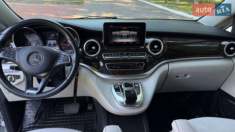 Мінівен Mercedes-Benz V-Class 2016 в Києві