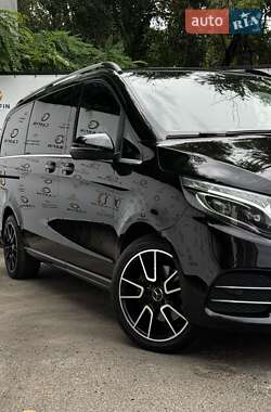 Минивэн Mercedes-Benz V-Class 2018 в 