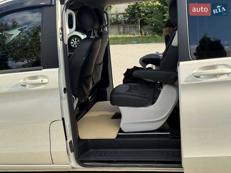 Минивэн Mercedes-Benz V-Class 2016 в Ильинцах