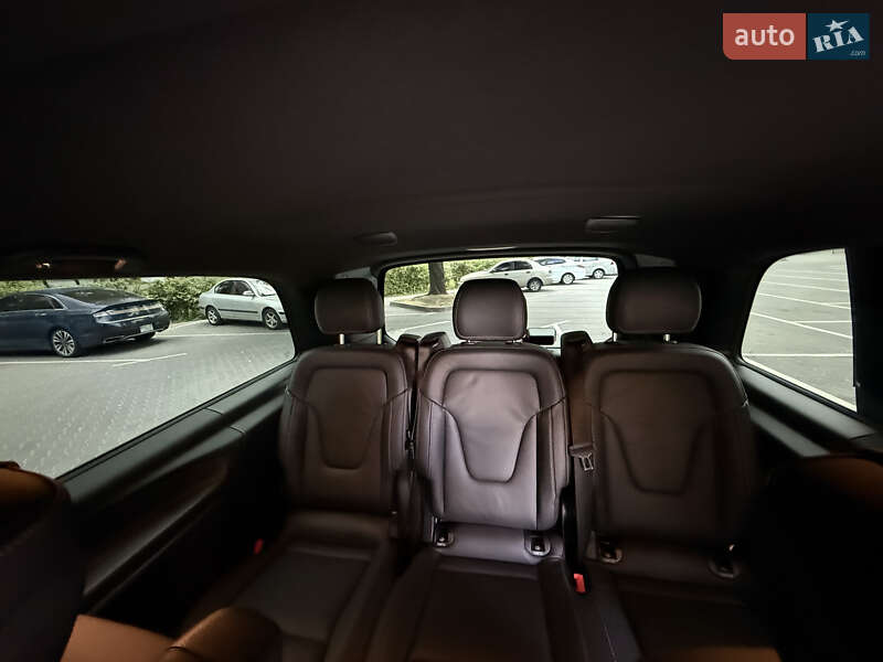 Минивэн Mercedes-Benz V-Class 2025 в Киеве