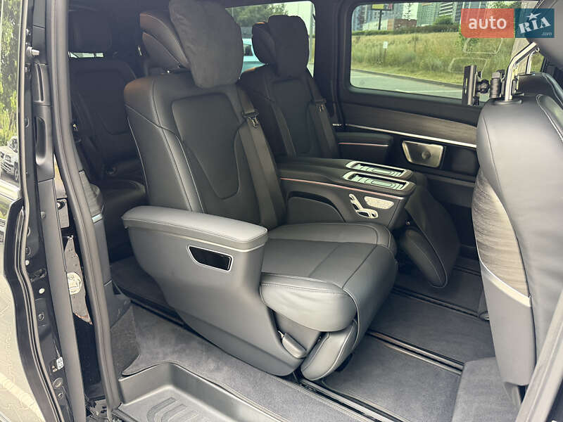 Минивэн Mercedes-Benz V-Class 2025 в Киеве