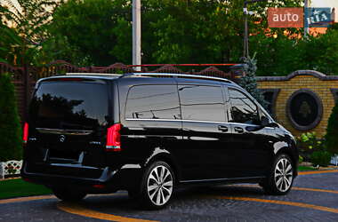 Минивэн Mercedes-Benz V-Class 2017 в 