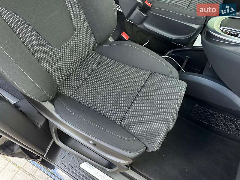 Минивэн Mercedes-Benz V-Class 2023 в Киеве фото 27 Минивэн Mercedes-Benz V-Class 2023 в Киеве