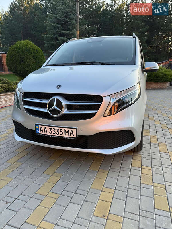 Мінівен Mercedes-Benz V-Class 2020 в Києві