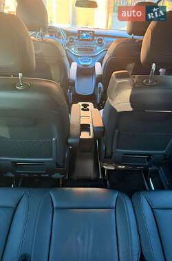 Минивэн Mercedes-Benz V-Class 2020 в Киеве