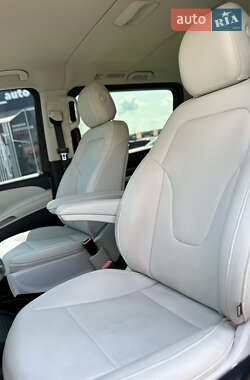 Минивэн Mercedes-Benz V-Class 2016 в 