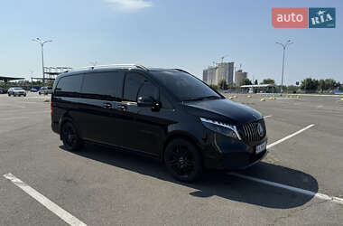Минивэн Mercedes-Benz V-Class 2023 в Киеве