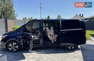 Минивэн Mercedes-Benz V-Class 2016 в 