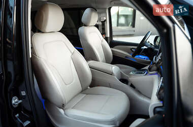 Мінівен Mercedes-Benz V-Class 2020 в Києві