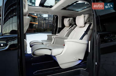 Мінівен Mercedes-Benz V-Class 2020 в Києві