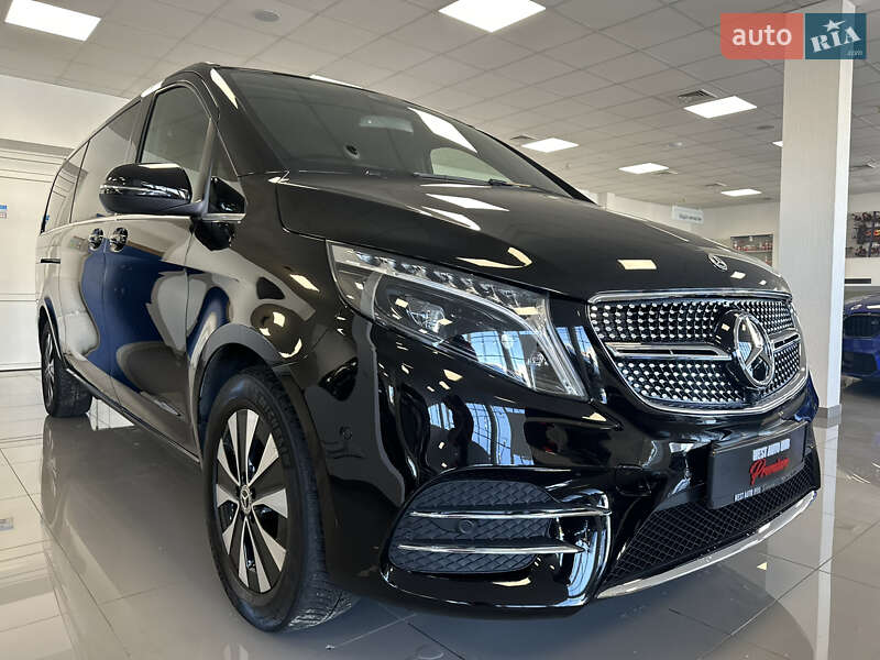 Минивэн Mercedes-Benz V-Class 2023 в Киеве фото 4 Минивэн Mercedes-Benz V-Class 2023 в Киеве