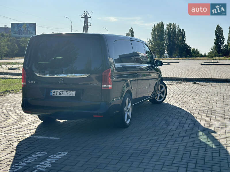 Минивэн Mercedes-Benz V-Class 2015 в Херсоне