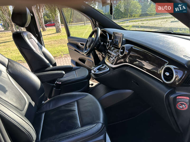 Минивэн Mercedes-Benz V-Class 2015 в Херсоне